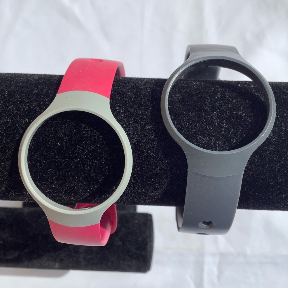 2 Misfit Flash Sports Band Dark Grey and Fuchsia Pink - Misfit Fitness